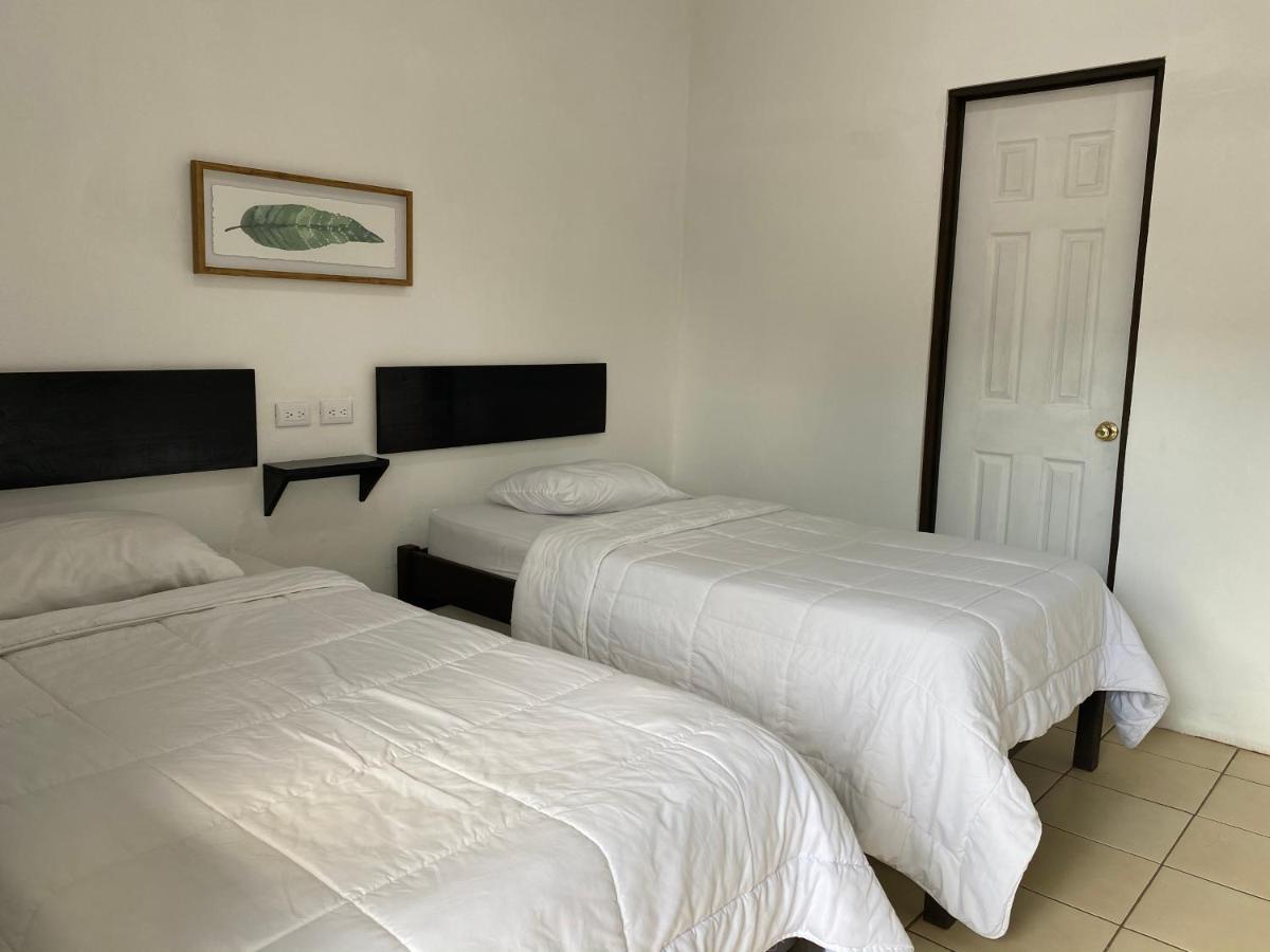 Hotel Canas Bagian luar foto