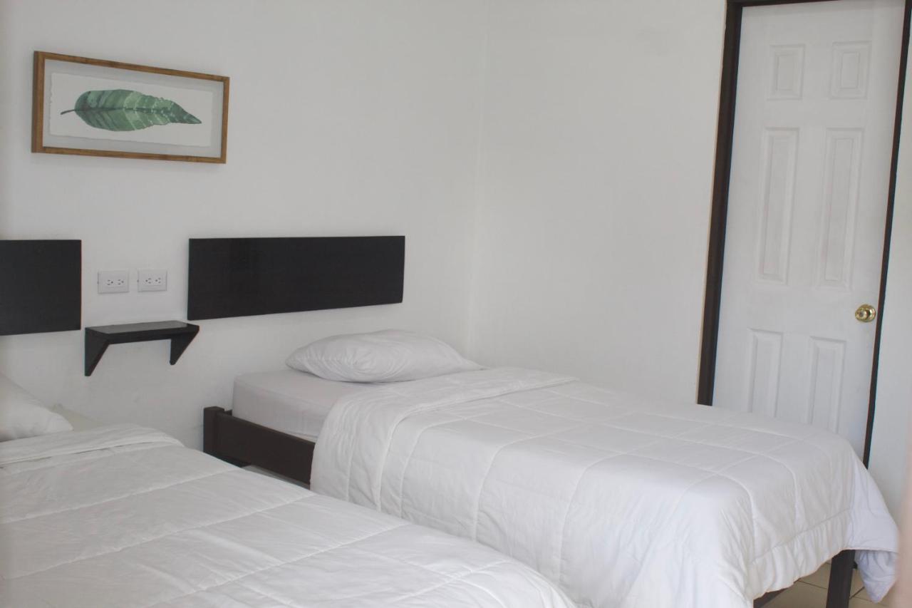 Hotel Canas Bagian luar foto